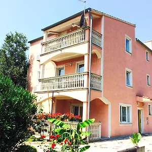 https://apartments-tanja-tina.in-istria.net